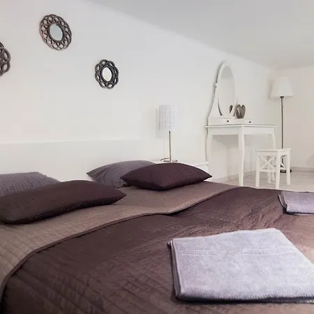 Goldcentral Gozsdu Apartament *