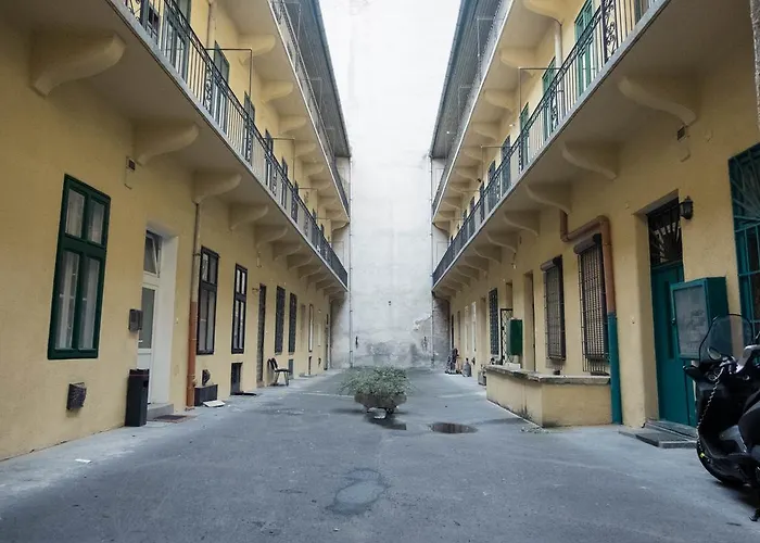 Apartament Goldcentral Gozsdu Apartment-downtown Prime Location