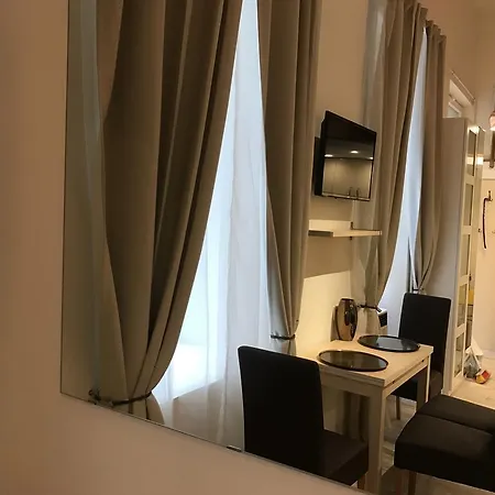 Goldcentral Gozsdu Apartment Budapest