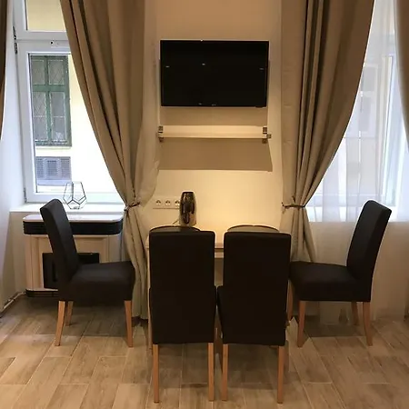 Goldcentral Gozsdu Apartment-downtown Prime Location *