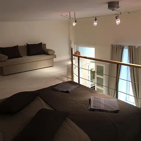 Goldcentral Gozsdu Apartment