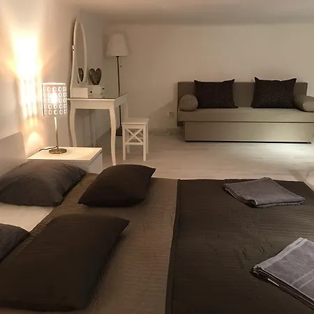 Goldcentral Gozsdu Apartment Budapest