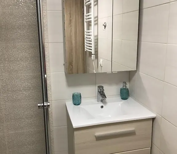 Goldcentral Gozsdu Apartment-downtown Prime Location شقة بودابست